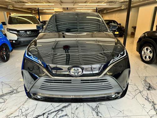 2023 Toyota Venza Nightshade AWD (Natl)