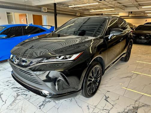 2023 Toyota Venza Nightshade AWD (Natl)