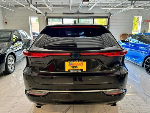2023 Toyota Venza Nightshade AWD (Natl)