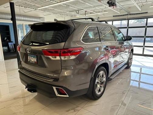Predawn Gray Mica 2019 Toyota Highlander Limited Platinum