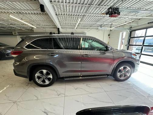 Predawn Gray Mica 2019 Toyota Highlander Limited Platinum