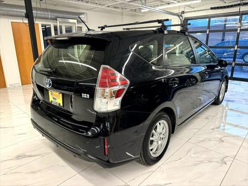 2016 Toyota Prius v Three