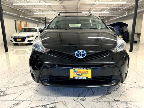 2016 Toyota Prius v Three