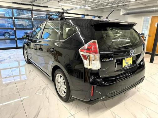 2016 Toyota Prius v Three