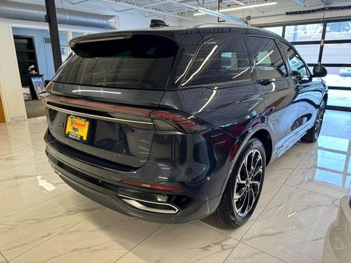 2024 Lincoln Nautilus Reserve