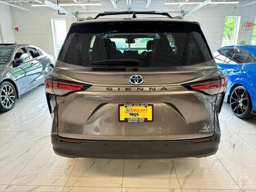 2022 Toyota Sienna XLE 8 Passenger