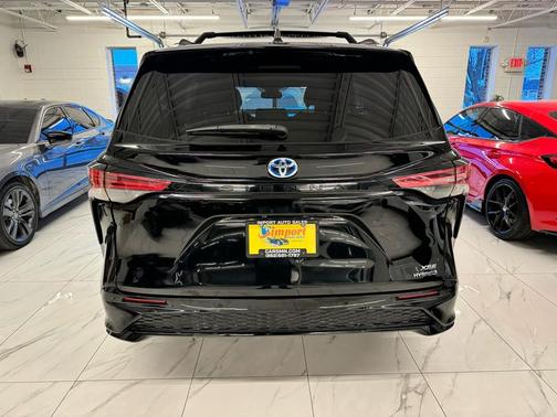 2021 Toyota Sienna XSE 7 Passenger