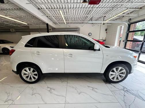 White Pearl 2015 Mitsubishi Outlander Sport ES