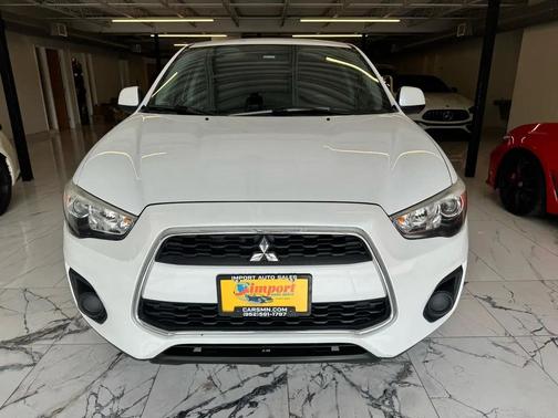 White Pearl 2015 Mitsubishi Outlander Sport ES