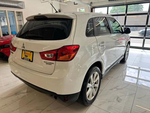 White Pearl 2015 Mitsubishi Outlander Sport ES