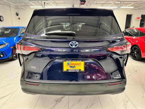 2021 Toyota Sienna LE