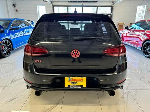Deep Black Pearl 2019 Volkswagen Golf 1.4T S