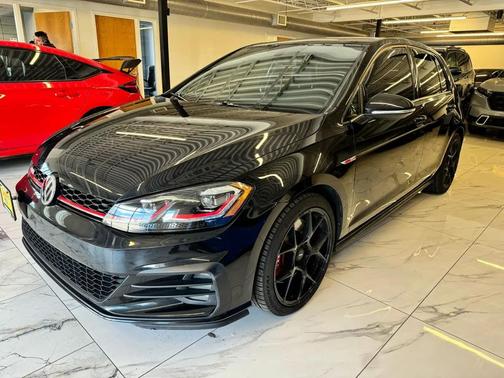 Deep Black Pearl 2019 Volkswagen Golf 1.4T S