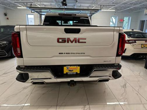 White Frost Tricoat 2025 GMC Sierra 1500 SLT
