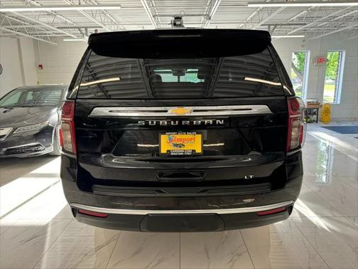 2022 Chevrolet Suburban LT