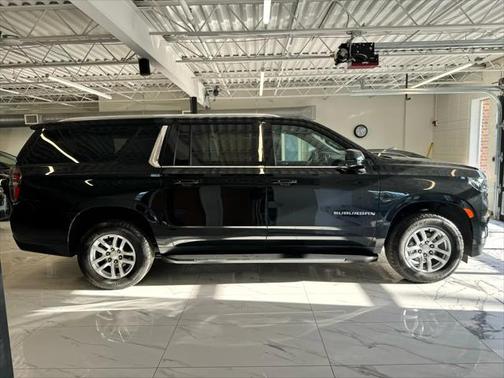 2022 Chevrolet Suburban LT
