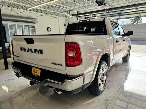 Bright White Clearcoat 2025 RAM 1500 Big Horn/Lone Star