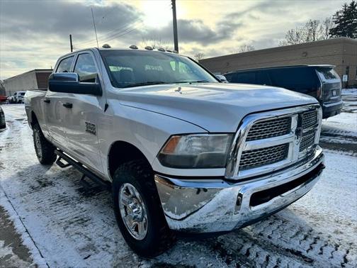 2017 RAM 2500 Tradesman Crew Cab 4x4 6'4' Box