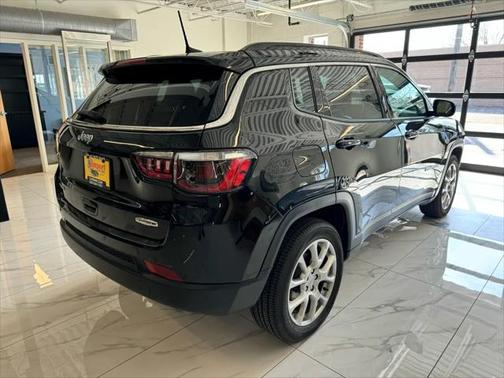 2022 Jeep Compass Latitude Lux