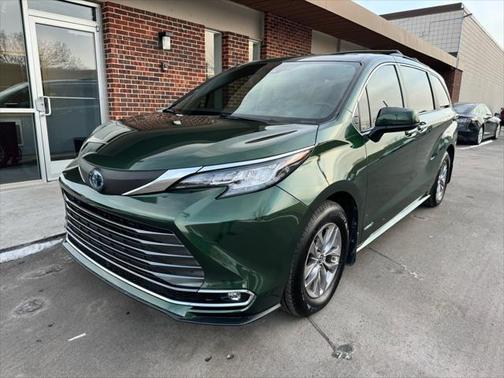 2021 Toyota Sienna XLE 7 Passenger