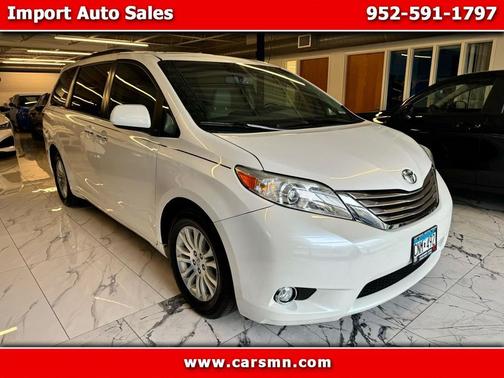 2017 Toyota Sienna XLE