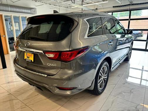 2017 INFINITI QX60 Base