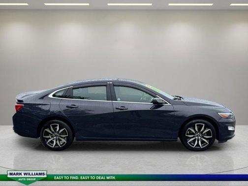 Night 2025 Chevrolet Malibu RS
