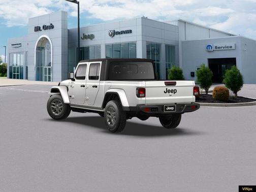 Bright White Clearcoat 2026 Jeep Gladiator Sport