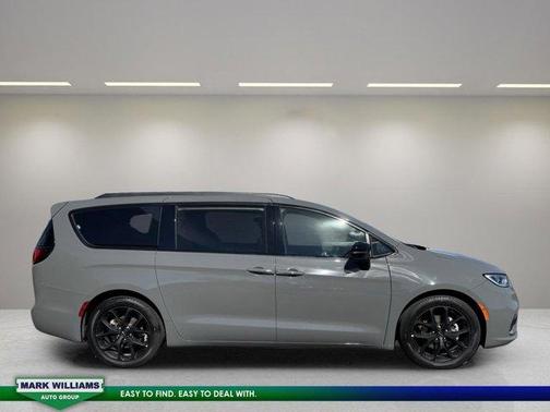 2025 Chrysler Pacifica Limited