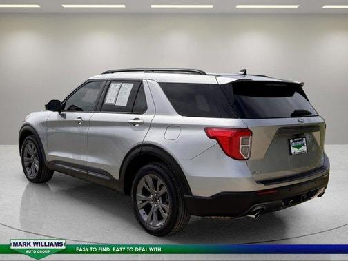 Iconic Silver Metallic 2022 Ford Explorer XLT