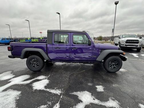 2026 Jeep Gladiator Sport