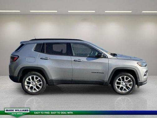 2023 Jeep Compass Latitude Lux