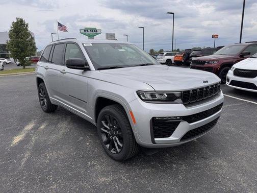 Silver Zynith 2026 Jeep Grand Cherokee Limited
