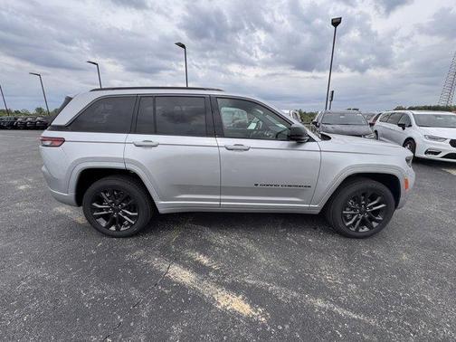 Silver Zynith 2026 Jeep Grand Cherokee Limited