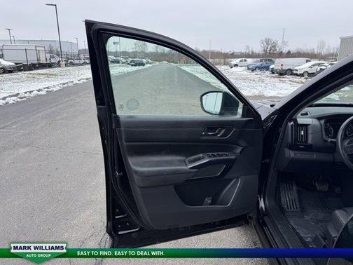 2024 Nissan Pathfinder S