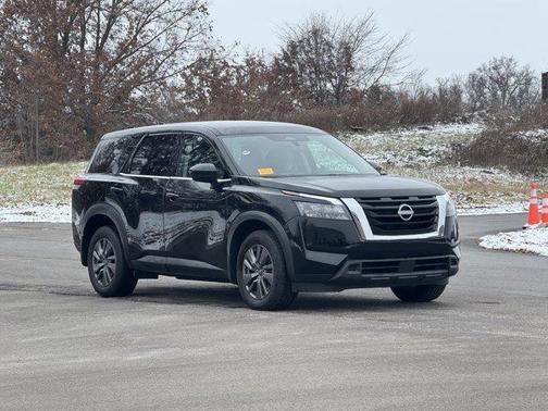 2024 Nissan Pathfinder S