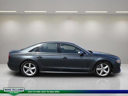 2015 Audi S8 4.0T quattro