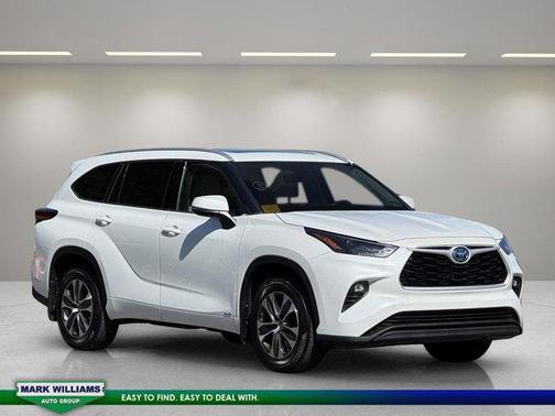 2022 Toyota Highlander Hybrid XLE