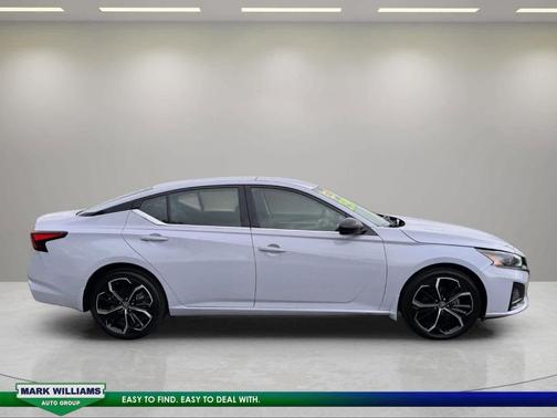 Gray 2025 Nissan Altima SR