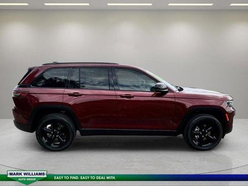 Velvet Red Pearlcoat 2023 Jeep Grand Cherokee Altitude