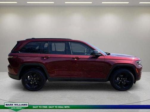 Velvet Red Pearlcoat 2023 Jeep Grand Cherokee Altitude