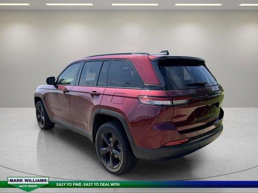 Velvet Red Pearlcoat 2023 Jeep Grand Cherokee Altitude