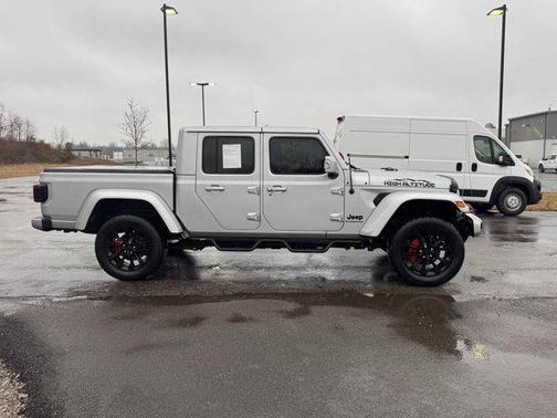 2022 Jeep Gladiator Overland