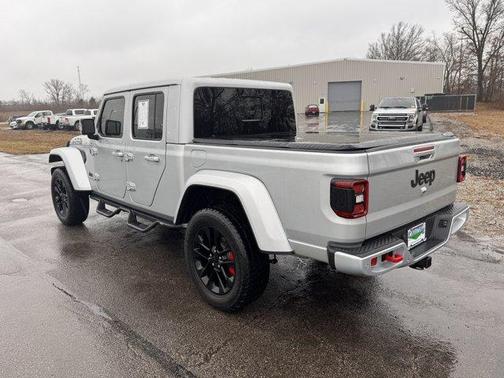 2022 Jeep Gladiator Overland