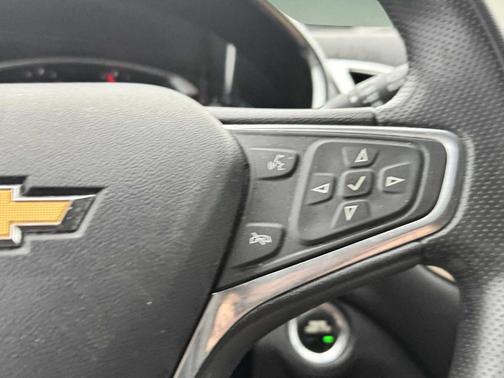 Silver Ice Metallic 2022 Chevrolet Equinox 2LT