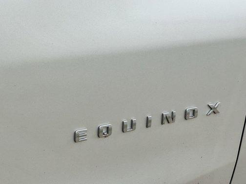 Silver Ice Metallic 2022 Chevrolet Equinox 2LT