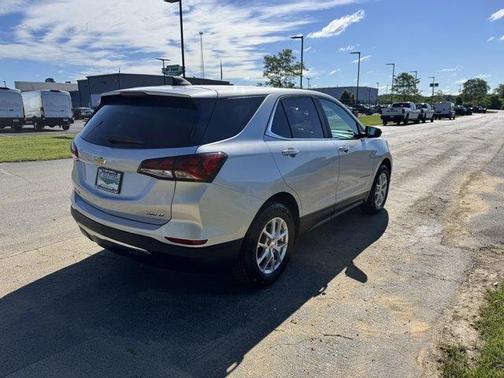 Silver Ice Metallic 2022 Chevrolet Equinox 2LT
