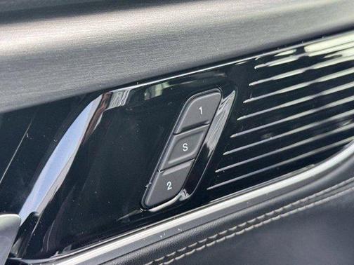 2026 Jeep Grand Wagoneer Base