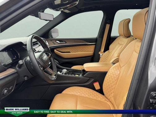 2022 Jeep Grand Cherokee Summit