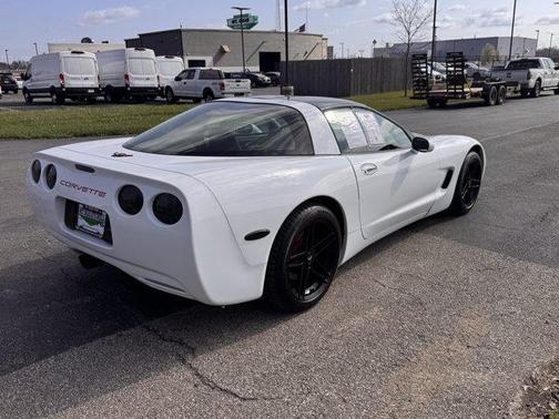 Arctic White 1998 Chevrolet Corvette